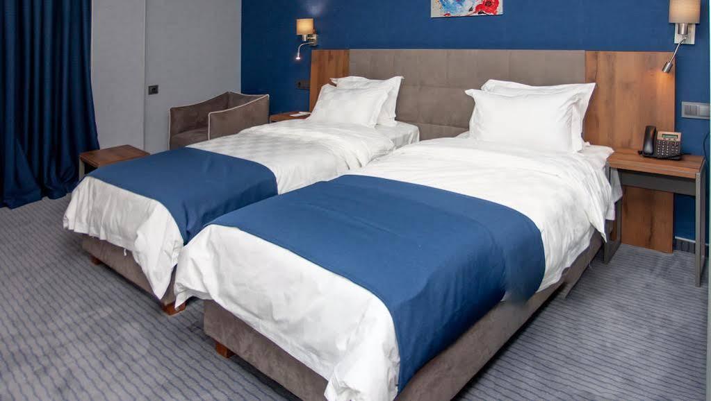 Avenue Hotel Tbilissi Extérieur photo