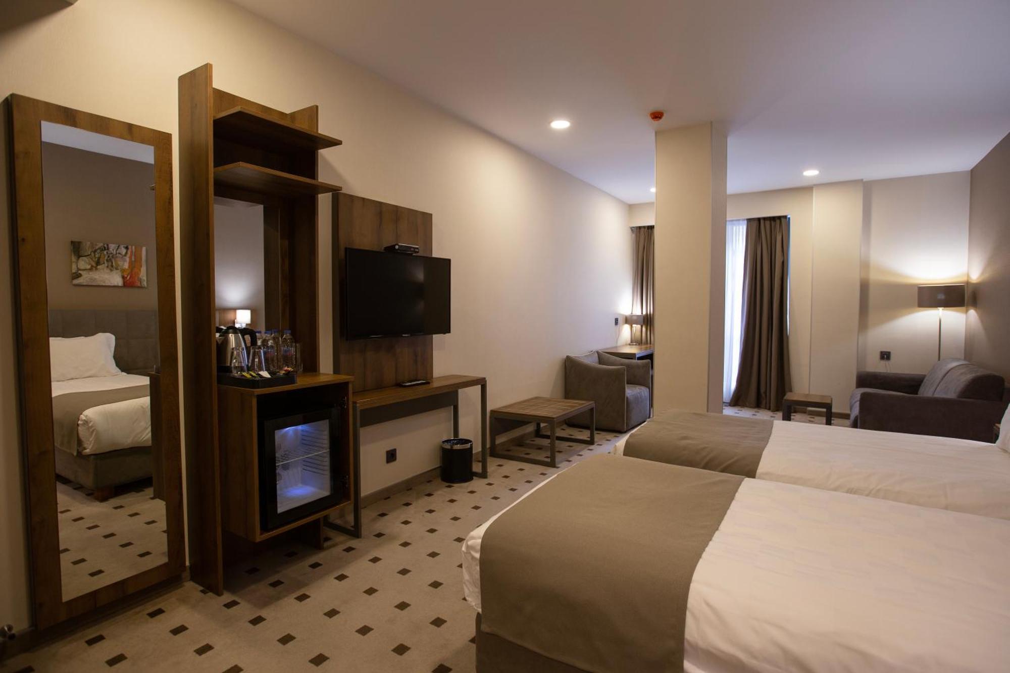 Avenue Hotel Tbilissi Extérieur photo