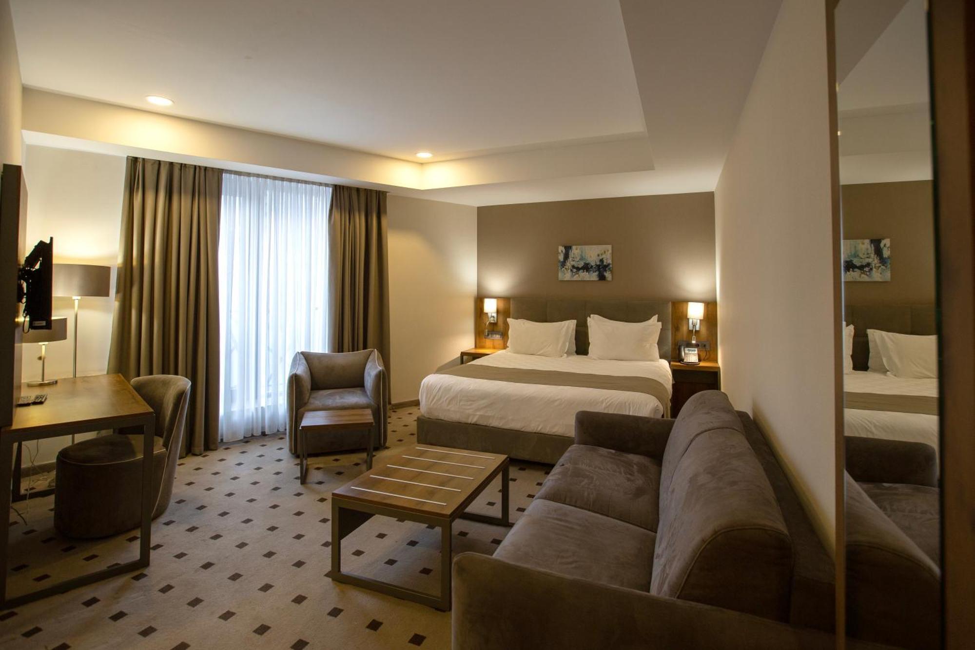 Avenue Hotel Tbilissi Extérieur photo