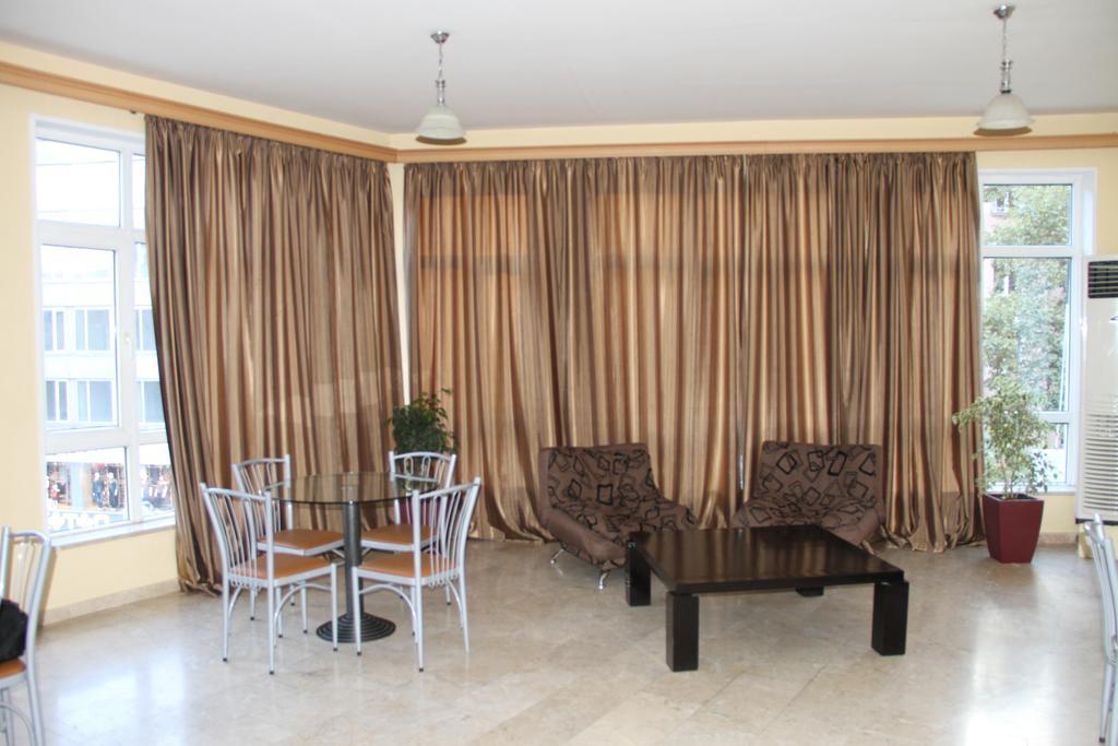Avenue Hotel Tbilissi Extérieur photo