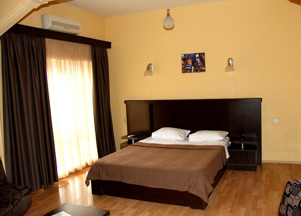 Avenue Hotel Tbilissi Chambre photo