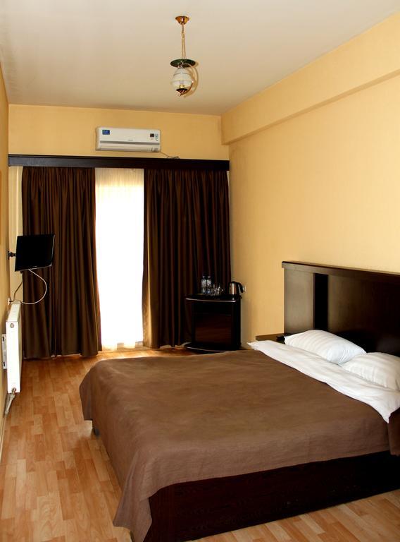 Avenue Hotel Tbilissi Chambre photo