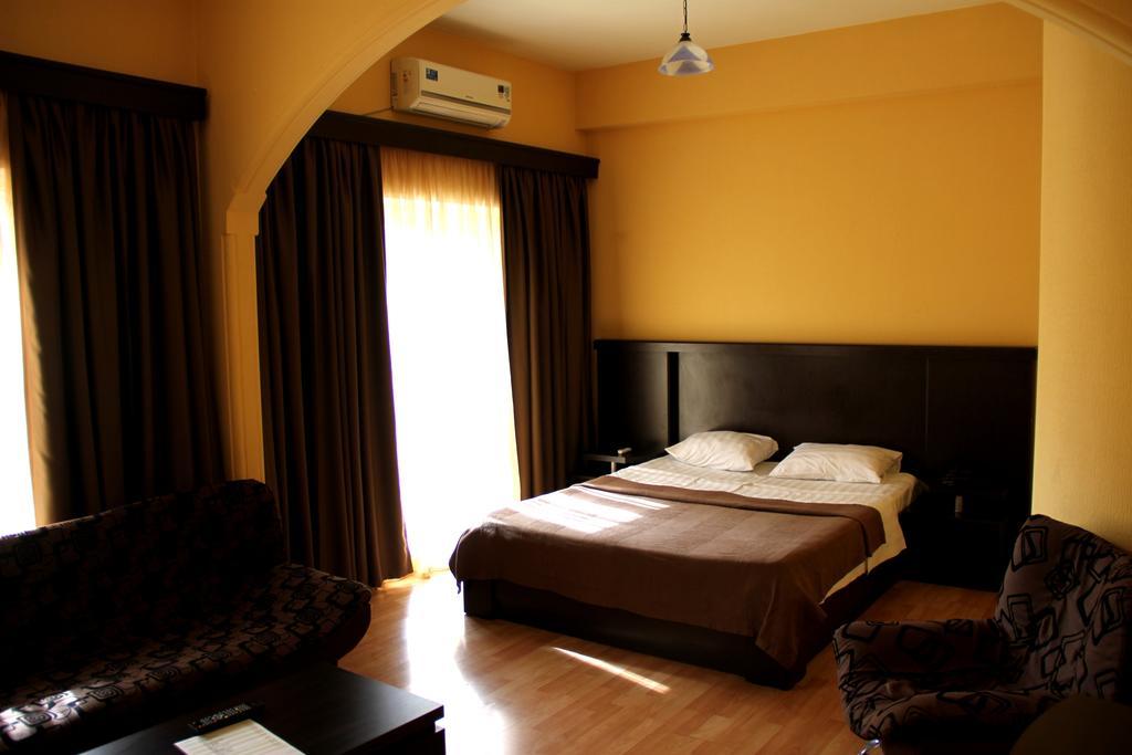 Avenue Hotel Tbilissi Chambre photo