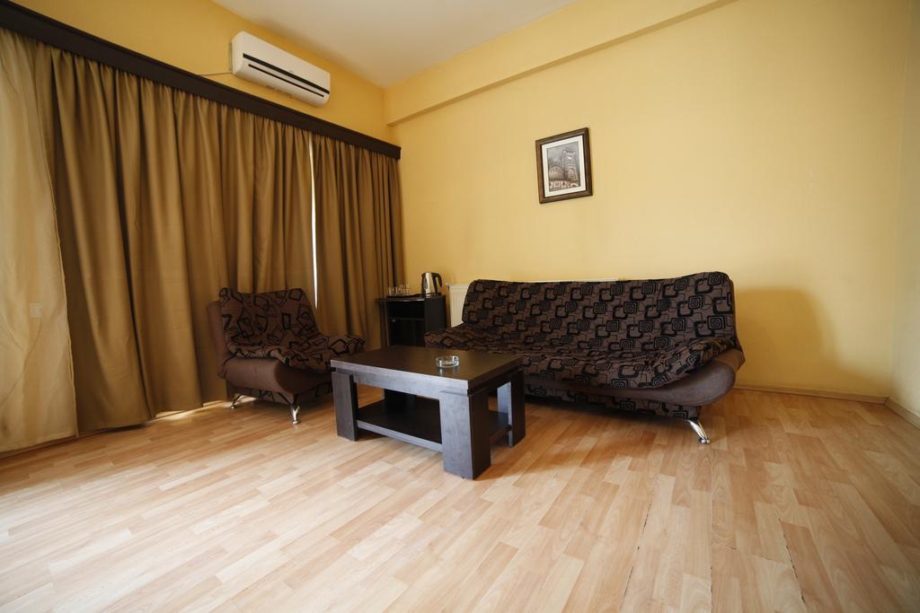 Avenue Hotel Tbilissi Chambre photo