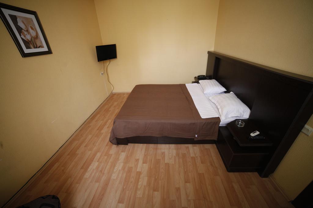 Avenue Hotel Tbilissi Chambre photo