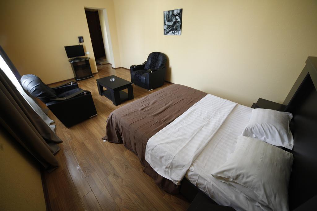 Avenue Hotel Tbilissi Chambre photo