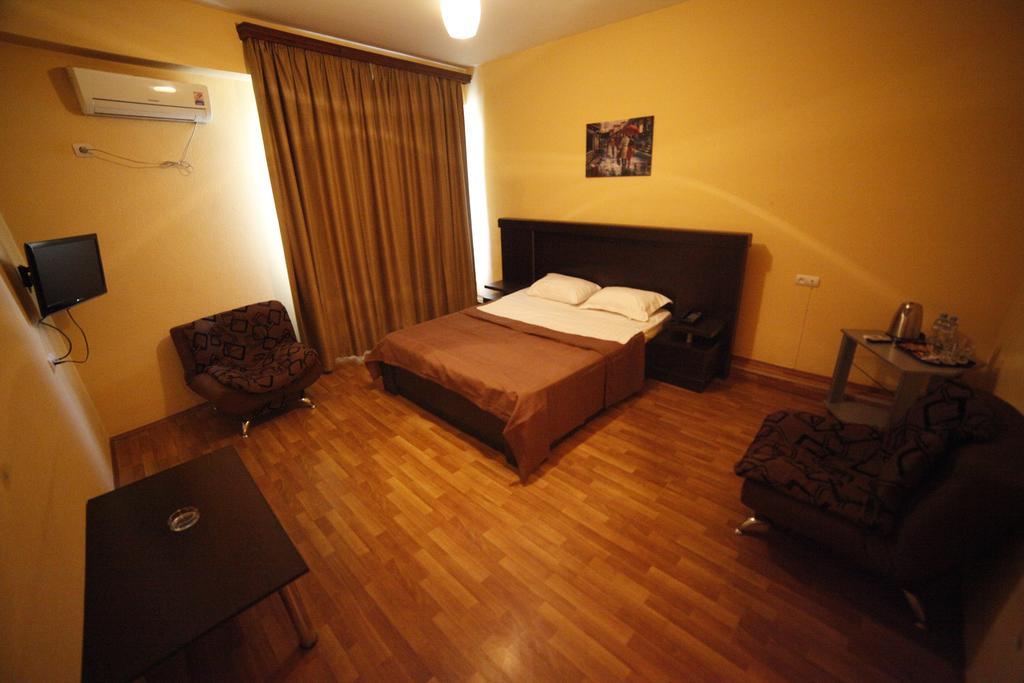 Avenue Hotel Tbilissi Chambre photo