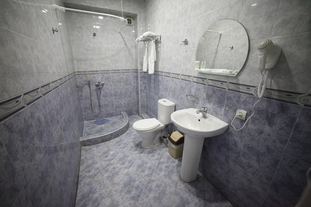 Avenue Hotel Tbilissi Chambre photo
