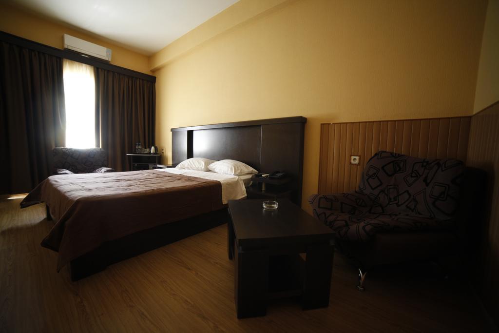 Avenue Hotel Tbilissi Chambre photo
