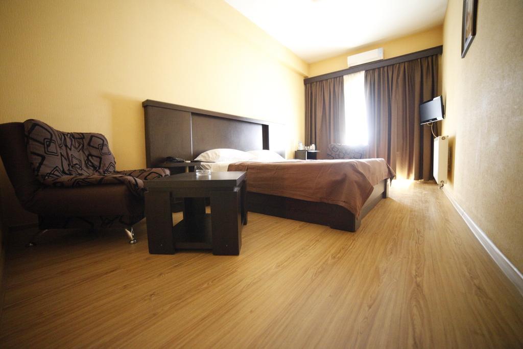 Avenue Hotel Tbilissi Chambre photo