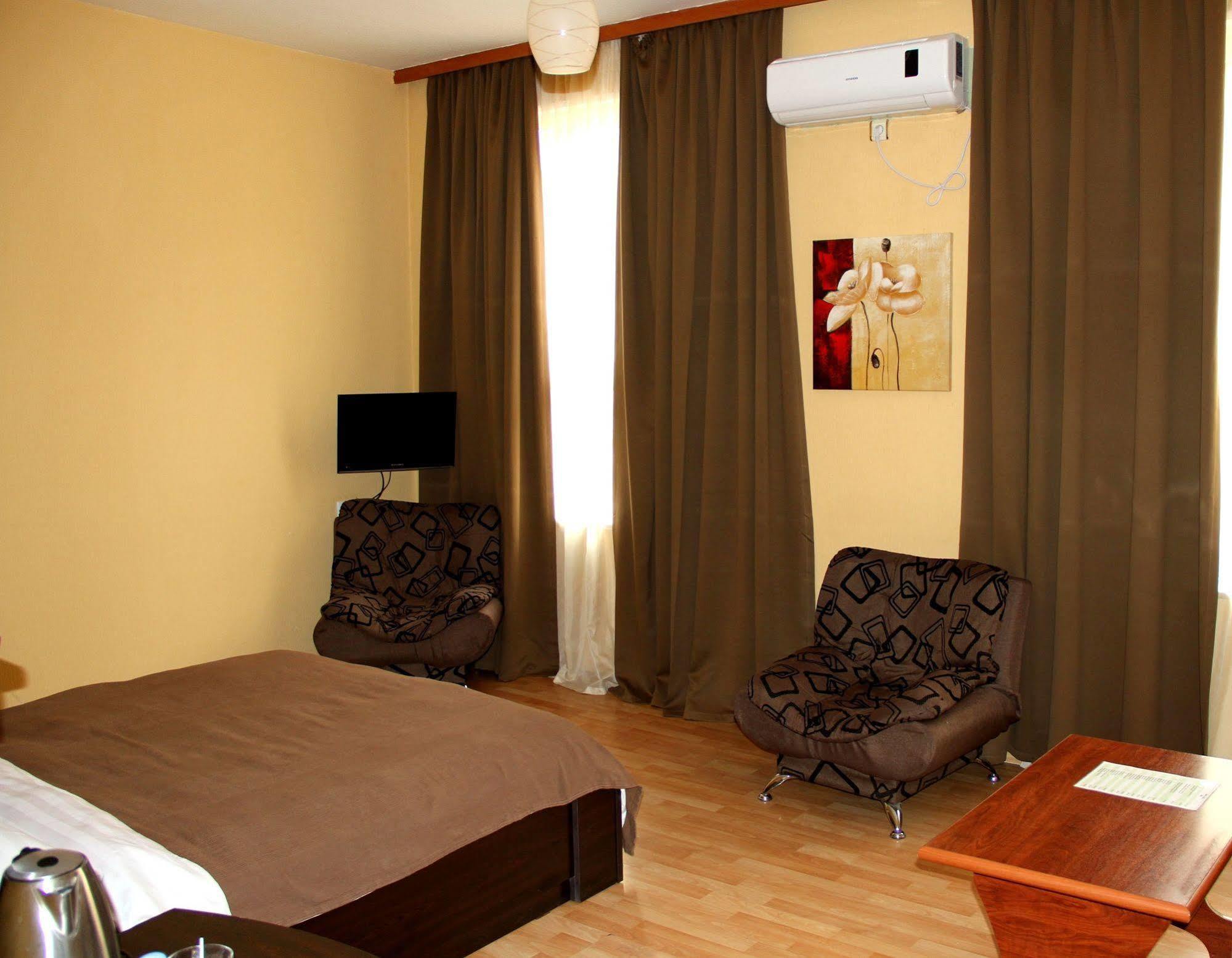 Avenue Hotel Tbilissi Extérieur photo