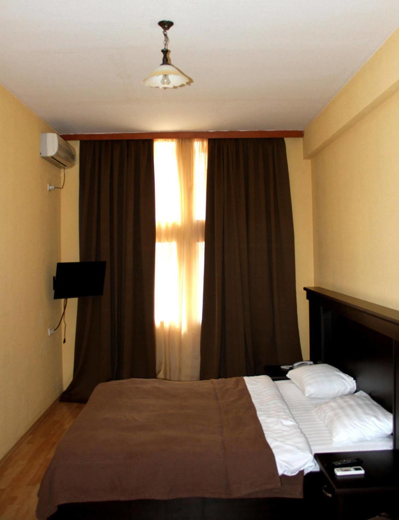 Avenue Hotel Tbilissi Extérieur photo